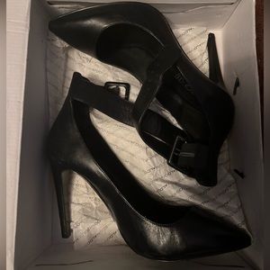 Aldo black pointed heel